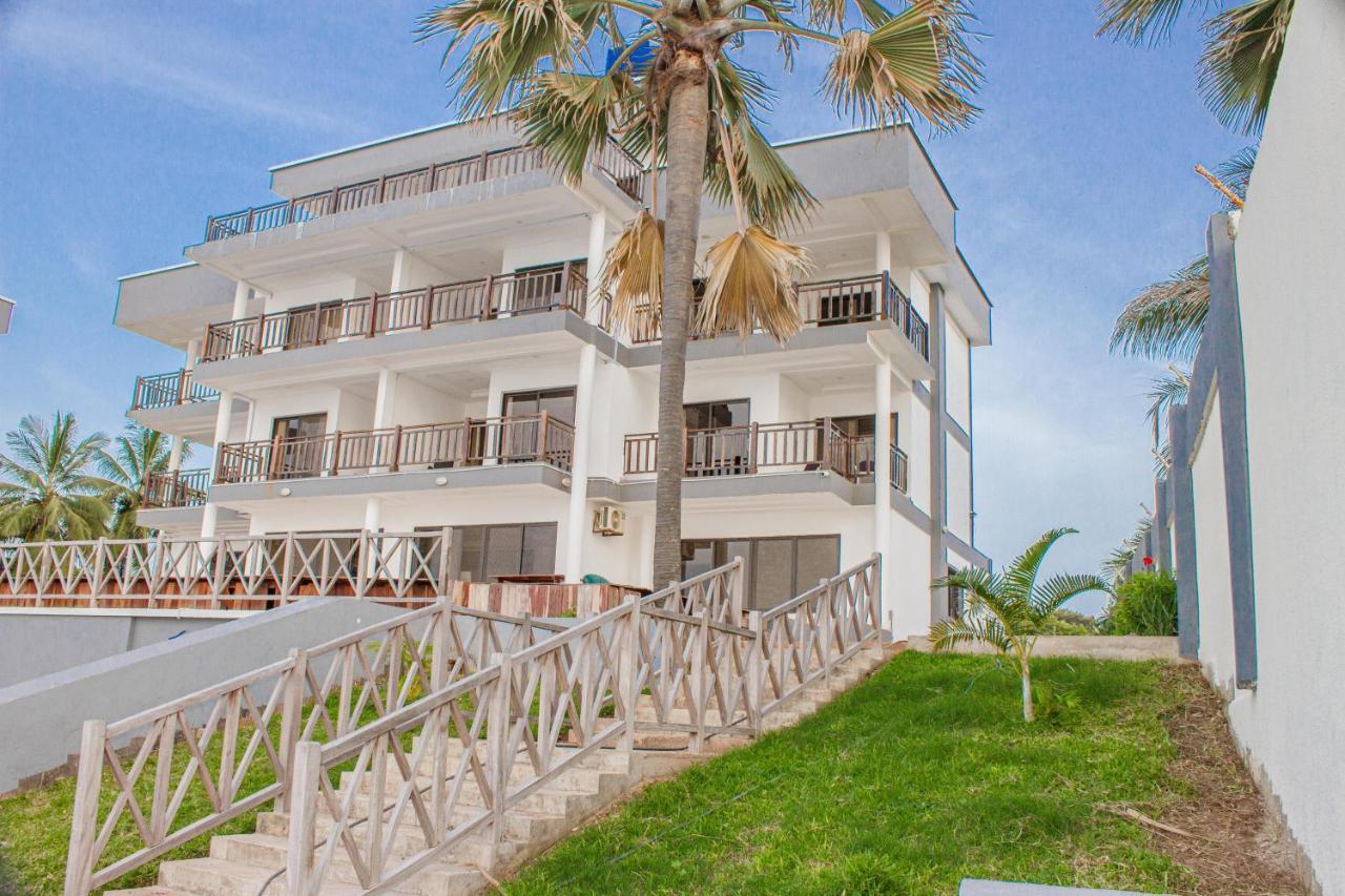 Majula Boutique Hotel Serrekunda Exterior foto