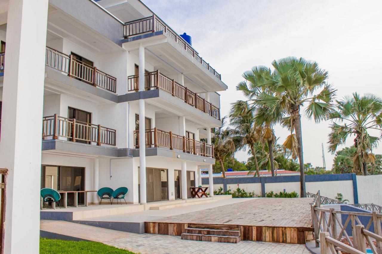 Majula Boutique Hotel Serrekunda Exterior foto