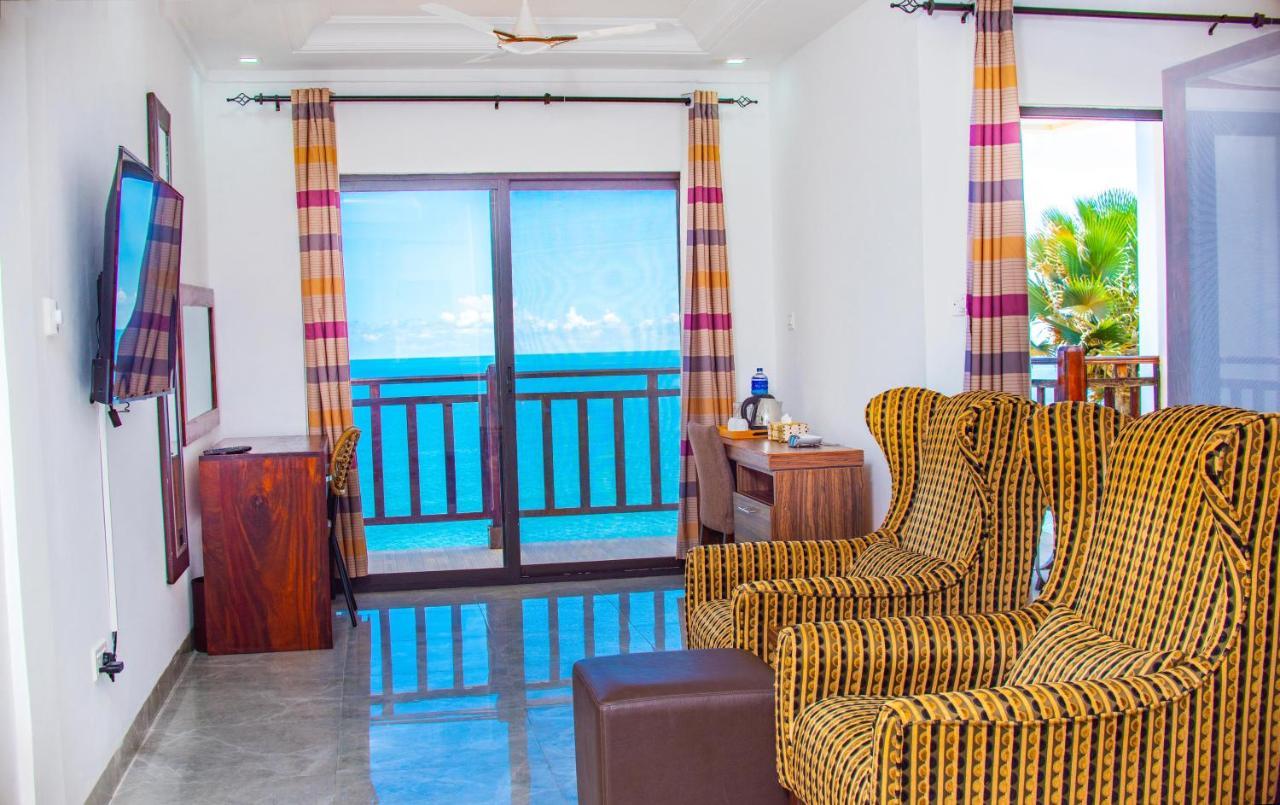 Majula Boutique Hotel Serrekunda Exterior foto